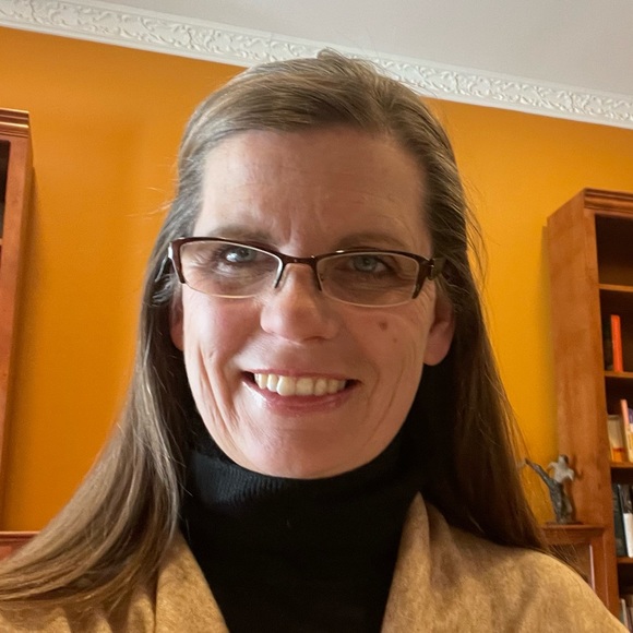 Meet your Posher, Stephanie - Picture 1 of 1